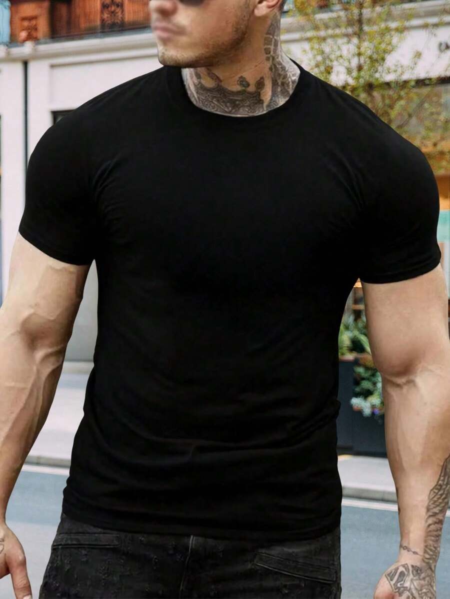 Camiseta de Mike personalizada y divertida - Camiseta con nombre personalizado para hombres y mujeres - Idea de regalo única para los Mikes - Tallas para jóvenes y adultos - Negro - Ver 1