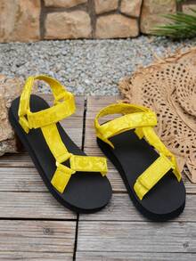 女士时尚印花黄色平底凉鞋，夏季新款厚底钩环露趾沙滩休闲软底透气运动凉鞋 - 彩色 - 查看 5