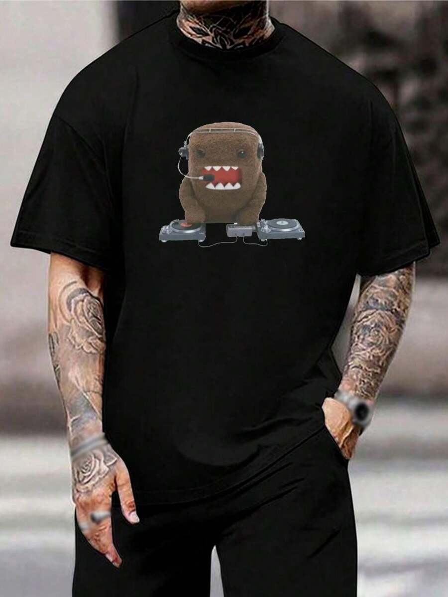 Camiseta de manga corta Domo DJ | Divertida camiseta gráfica de Domo Kun con tocadiscos para amantes de la música | Linda camiseta de anime para hombre | Perfecta para cosplay y uso informal | ¡Encuentra tu ritmo! - Negro - Ver 1