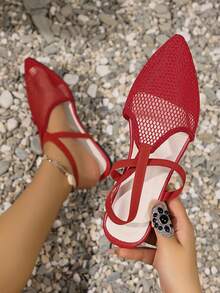 全新女士红色透气网眼后带平底鞋，轻便镂空，舒适透气尖头露跟鞋