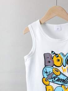 Set de 2 piezas de camiseta de punto con cuello redondo y estampado de letras, y shorts casuales, versátiles y cómodos para niños