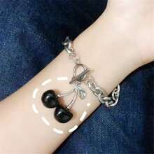 1 件樱桃项链套装，复古深色风格颈链、手链和耳环