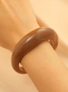 1 Stück elegantes und einzigartiges mehrfarbiges offenes Armband für Frauen, modischer Schmuckzubehör mit asymmetrischer welliger Linie und Farbverlauf aus Harz, hervorragend für den täglichen Gebrauch, am Strand, zum Reisen und als Geschenk