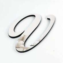 Pegatinas decorativas de espejo acrílico tridimensional de 20 cm, con contorno de letras cursivas dinámicas de tres colores: oro / plata / negro. Diseño autoadhesivo y extraíble para crear fácilmente una escena destacada de fiesta de cumpleaños: collage "Feliz cumpleaños" en el espejo de la pared trasera. Decoración de pared, decoración de habitación, espejo de pared, espejo para habitación, decoración del hogar, decoración del baño, decoración de la sala de estar
