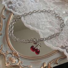 1 件樱桃项链套装，复古深色风格颈链、手链和耳环