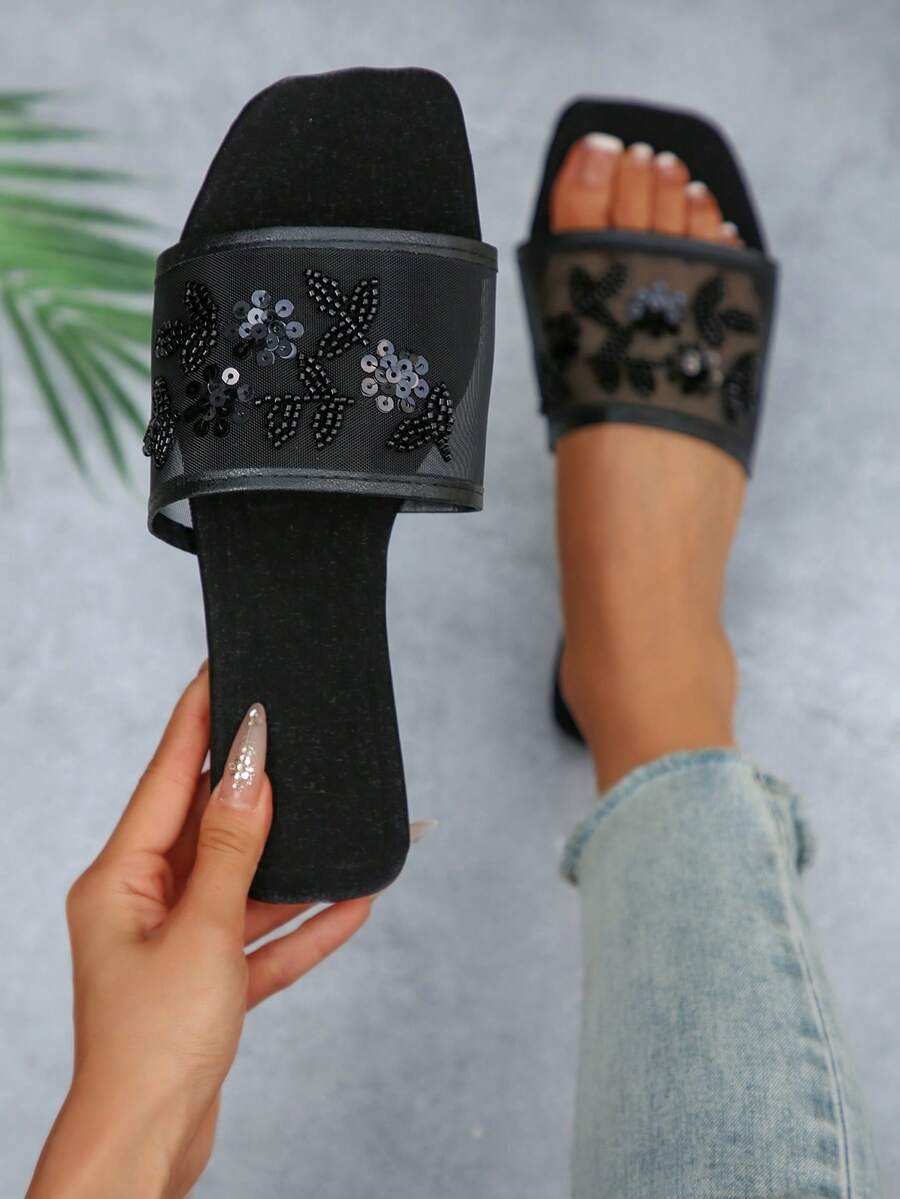 1 Đôi Dép Sandal Đế Bằng Đính Hạt Lưới Vuông Màu Đen Mới Cho Nữ