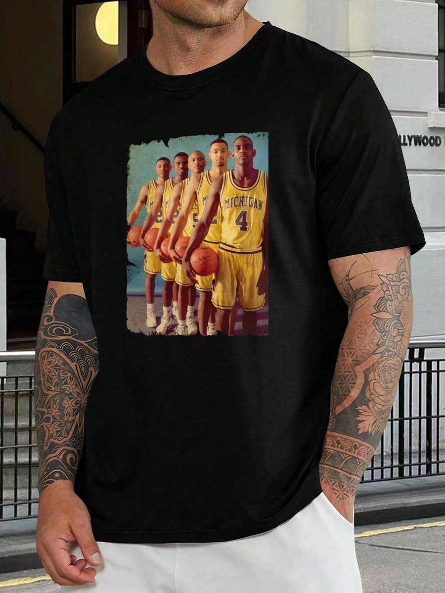 Camiseta retro de baloncesto Michigan Fab Five - Ropa de baloncesto universitario vintage, camiseta gráfica para hombre y mujer, ropa informal de calle, camiseta de manga corta para papá - Negro - Ver 1
