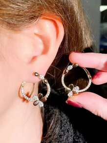 1 par de elegantes y estilosos pendientes de aro con diseño floral, enchapados en oro de 18k con circonitas cúbicas incrustadas, un exquisito accesorio brillante adecuado para uso diario de la mujer, ceremonias de boda y regalos conmemorativos