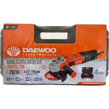 AMOLADORA ANGULAR DAEWOO DAAG115-75B 115 mm (4 ½) Nuestra amoladora angular DAAG115-75B de 115 mm (4 ½") de diámetro, es la opción ideal para quien está buscando una herramientas confiable y versátil para realizar trabajos de corte, desbaste, lijado o pulido de acuerdo al accesorio que utilicemos. Su potente y robusto motor de 750w y en combinación con un diseño ergonómico, pudiendo utilizar su mango auxiliar en tres posiciones de acuerdo a la posición de trabajo hace que sea la herramienta perfecta para completar tu taller.  Además, cuenta con un práctico maletín organizador, más 2 discos de corte y 2 de desbaste ideales para comenzar cualquier proyecto. - Tipo de Enchufe A USA (110-127V) - Ver 6