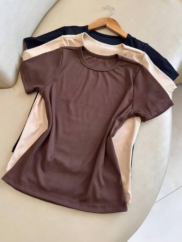 Kit 3 Blusas Feminina Caneladinha Camiseta Baby Tee Manga Curta Básica Babylook Cores Tendencia 2025
