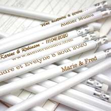 Crayons personnalisés, crayons gravés, crayons en bois personnalisés, une pièce unique, un cadeau personnalisé gravé avec vos mots, convenant pour les anniversaires, les mariages et la rentrée scolaire