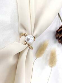 4PCS Elegant Pearl Floral Scarf Ring Clip Camellia Flower Scarf Buckle For Women Scarf Ring Buckle Women Fashion Metal Shawl Clip Buckle Lady Girls Decoration Accessories - Gold - View 4