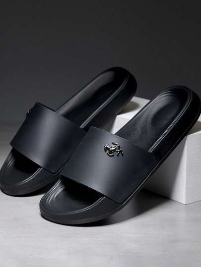 [Noutăți de primăvară și vară] Papuci noi pentru bărbați cu talpă groasă antiderapantă, sandale de vară la modă și multifuncționale, pantofi sport personalizați pentru plajă, mărimea 39-48 (model asimetric), pantofi de duș