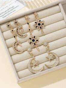 1 Pair Of Women's Vintage Bohemian Style Sun And Moon Tassel Earrings, Retro Style And Sexy For Everyday Wear. Also A Great Choice For Occasions Such As Fashion Shows And Social Media Ads.