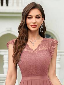 Đầm dạ hội trang trọng với áo corset ren thanh lịch, cổ chữ V, tay bồng, viền xếp ly bằng chiffon phối màu tương phản, thích hợp cho các dịp lễ hội, đám cưới, phù dâu, sinh nhật, lễ tốt nghiệp và các sự kiện trang trọng khác. - Bụi hồng - Xem 8