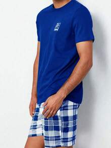 Set de 2 piezas de pijama de hombre con top de manga corta y pantalones cortos, estampado a cuadros delgado de cuello redondo, verano, azul claro fresco - Azul - Ver 3