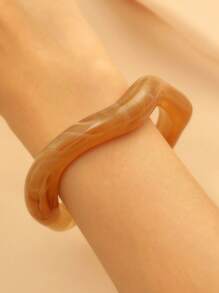 1 Stück elegantes und einzigartiges mehrfarbiges offenes Armband für Frauen, modischer Schmuckzubehör mit asymmetrischer welliger Linie und Farbverlauf aus Harz, hervorragend für den täglichen Gebrauch, am Strand, zum Reisen und als Geschenk