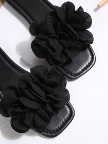 French Elegant Soft Flowers Open-Toe Flat Slippers For Women, Summer New Casual Sandals For Dating, Daily Wear, Home, Beach And Leisure - Black - View 7