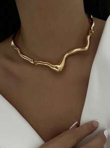 1 Stück Halskette mit flüssiger Metalloptik, geometrisches verdrehtes Design, elegant, geeignet für Partys, Geschenke und den täglichen Gebrauch