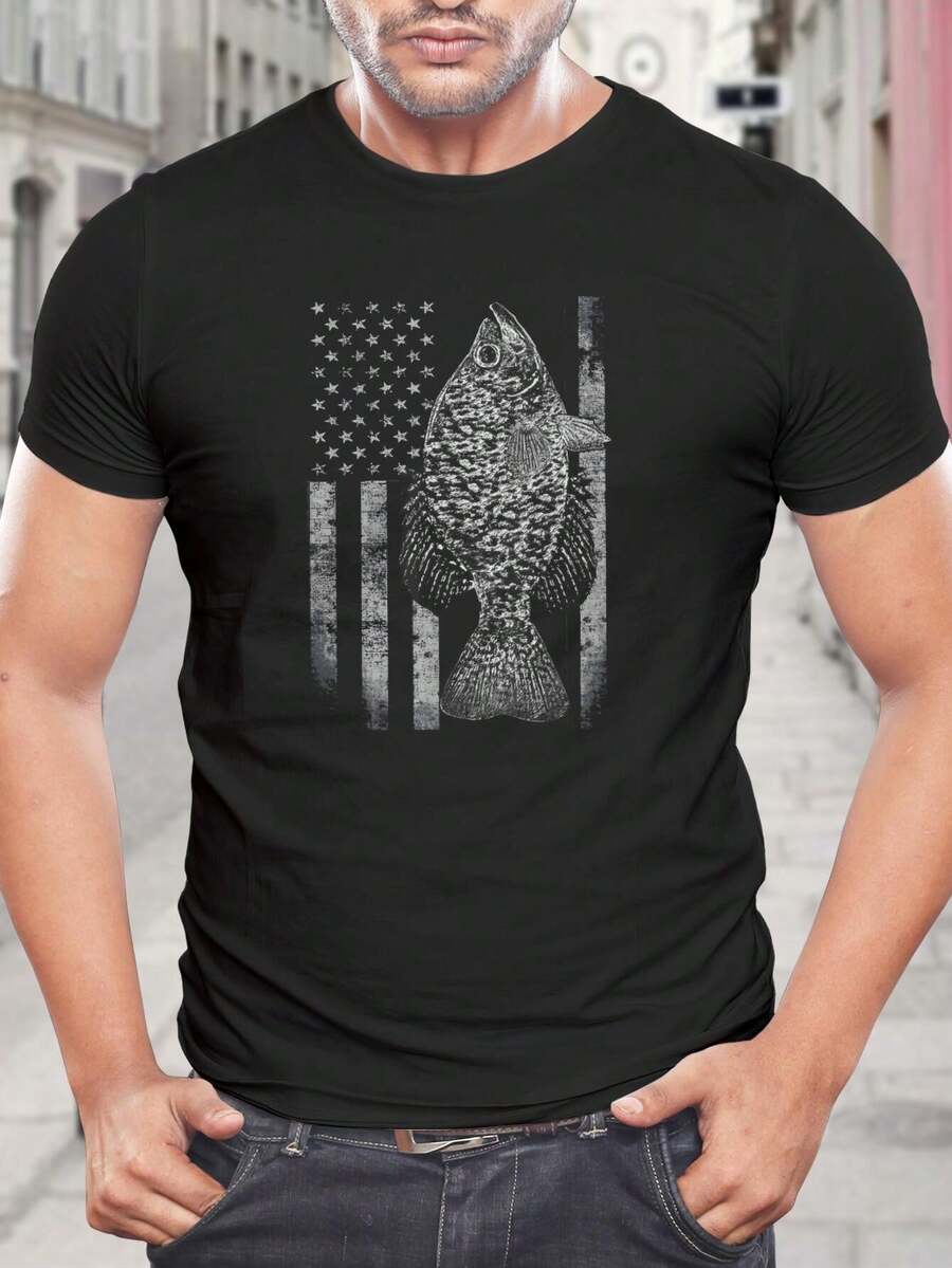 Camiseta de pesca de bajo con bandera estadounidense patriótica para hombre - Camiseta gráfica de peces de EE. UU. para entusiastas de la pesca al aire libre - Regalo perfecto para el Día del Padre, cumpleaños - Camiseta informal de manga corta negra - Negro - Ver 1
