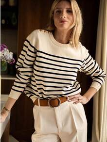 女士米白色针织圆领长袖套头衫，肩部饰有纽扣，简约经典休闲风格，适合日常穿着，秋冬毛衣 - 黑與白 - 查看 2