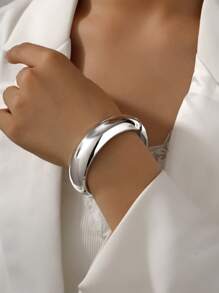 1pc Minimalist Aesthetic High-Quality Unique Design Asymmetric Water Drop Hollow Metal Bangle Bracelet, Versatile For Evening Party, Daily Wear, Office, Bar, Music Festival, Wedding, Business Events, Gift