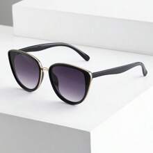 1 Peça Óculos Grandes de Gato Femininos, Armação Dourada de Plástico, Óculos da Moda, Óculos de Fotografia de Rua da Moda, Design Personalizado, Moda e Versátil, Sem Formato de Rosto Delicado, Moda Diária, Para Usar Óculos, Óculos para Uso Externo, Óculos para Dirigir, Fotografia de Rua, Óculos para Desfile de Moda, Óculos de Praia de Verão