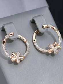 1 par de elegantes y estilosos pendientes de aro con diseño floral, enchapados en oro de 18k con circonitas cúbicas incrustadas, un exquisito accesorio brillante adecuado para uso diario de la mujer, ceremonias de boda y regalos conmemorativos