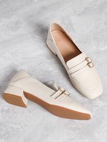 Mocassins à talons épais noirs pour femmes, Derbies de mode casual convenant pour le printemps, l'automne et l'hiver, Ballerines polyvalentes couleur abricot, Convient pour le travail/les déplacements, Chaussures à enfiler carrées blanches avec boucle métallique - Nude - Voir 6