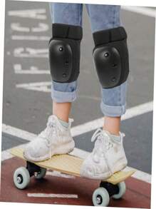 Jugend Multisport Helm mit Schutzausrüstung Set - Verstellbare Passform, zertifiziert (EN1078), leichte EPS-Schale & atmungsaktive Polsterung für Skateboard, Radfahren & Rollschuhlaufen | Komplettes Schutzset mit Knie-, Ellbogen- und Handgelenkschützern | Unisex Design für Jungen/Mädchen