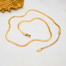 Collar de capas de acero inoxidable de diseño elegante y versátil con colgante de doble capa chapado en oro de 18K, de diseño de alta gama adecuado para el uso diario de la mujer