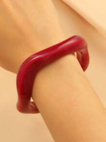 1 Stück elegantes und einzigartiges mehrfarbiges offenes Armband für Frauen, modischer Schmuckzubehör mit asymmetrischer welliger Linie und Farbverlauf aus Harz, hervorragend für den täglichen Gebrauch, am Strand, zum Reisen und als Geschenk