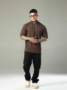 DMUNIZ Oversized Streetwear Turtleneck T-Shirts With Glorious Print On The Collar - Svart/Brun - Visa 8