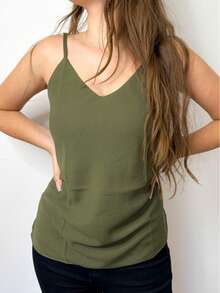 Women's Tank Top With Adjustable Straps Basic Crepe Strappy Top - Verde militar - Ver 5