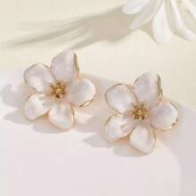 1 paire de boucles d'oreilles pendantes en résine florale élégante pour femmes, mode européenne et américaine personnalisée, émail coloré, convient pour un port quotidien, cadeau de mariage