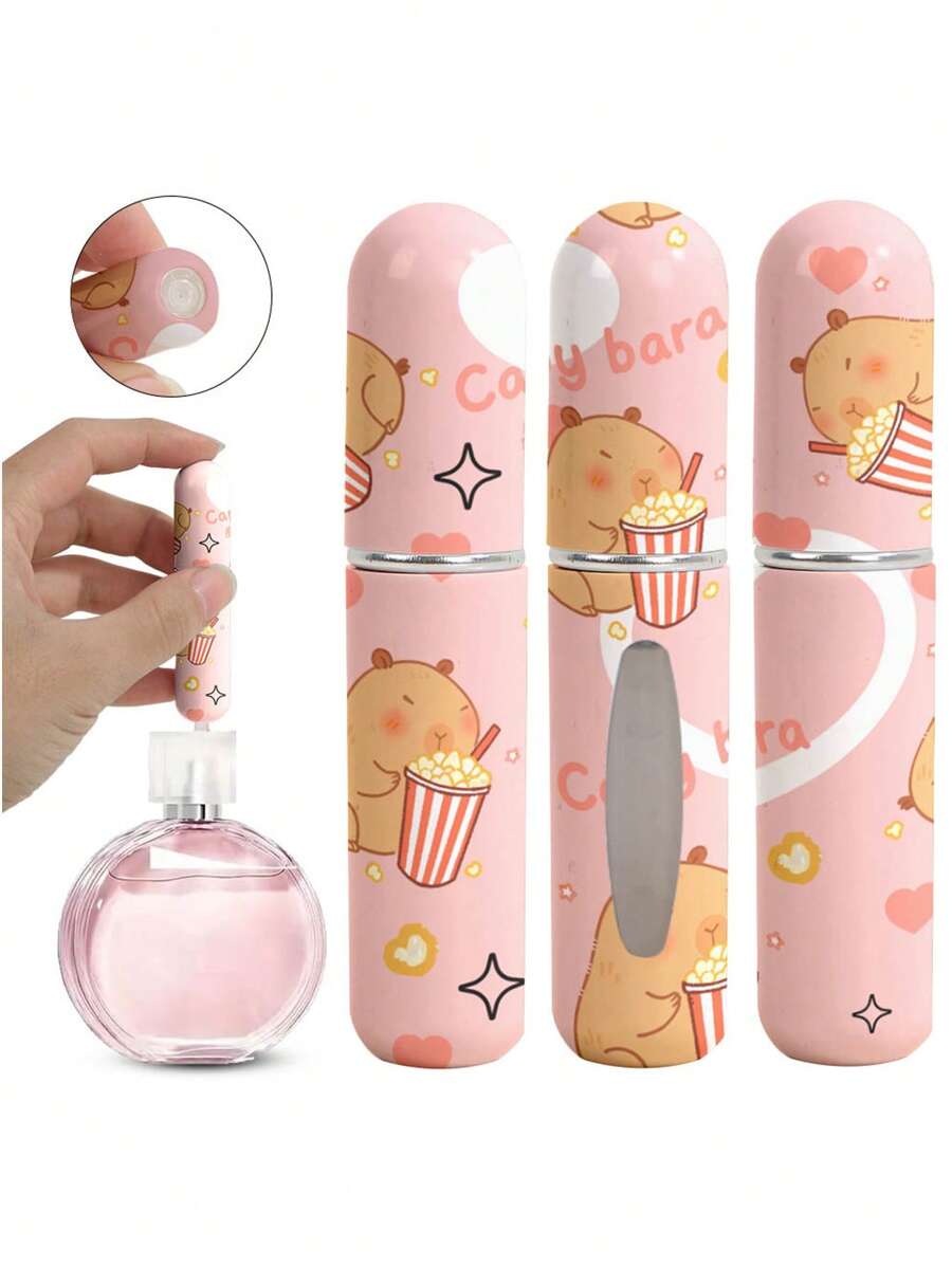 Nuovo flacone spray per profumo mini da 5ml, dispenser di profumo a forma di capibara, ricaricabile, flacone spray vuoto, per ricarica e trasporto, accessori da viaggio, elementi essenziali da viaggio, per profumi e colonie, spray portatile (consegna con stampa casuale)