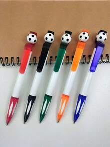 4支/6支旋转按压圆珠笔。适用范围：学生笔记、办公书写、足球迷创意生日礼物、男女实用文具、足球赛事周边纪念品。返校季