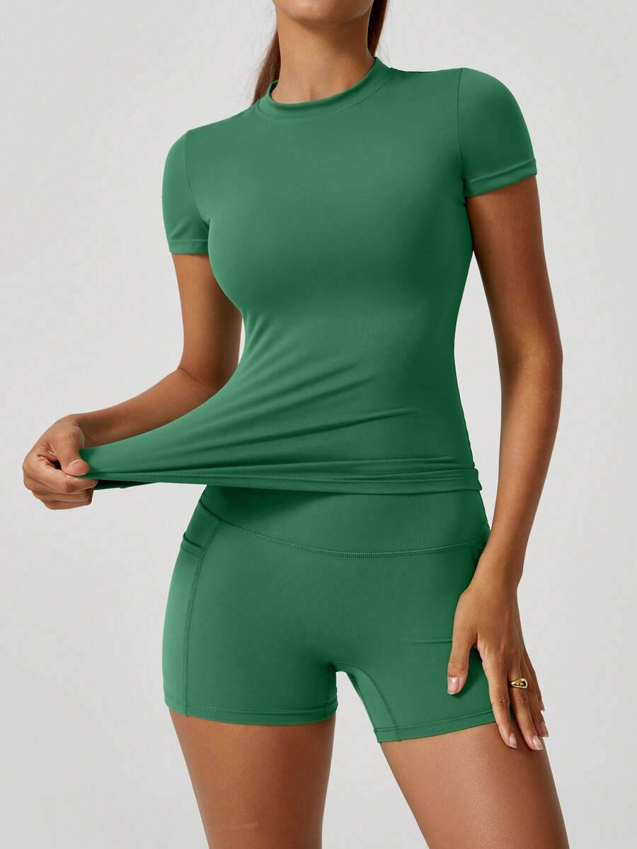 NcmRyu Conjunto de top de manga corta y pantalones cortos para baile, deporte casual y fitness, atuendo navideño para mujer - Verde - Ver 1