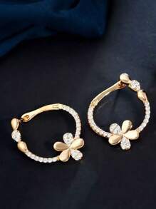 1 par de elegantes y estilosos pendientes de aro con diseño floral, enchapados en oro de 18k con circonitas cúbicas incrustadas, un exquisito accesorio brillante adecuado para uso diario de la mujer, ceremonias de boda y regalos conmemorativos