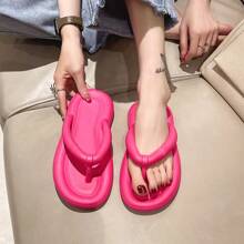 1 Pair Of Ladies' Thick Soled Sweet Flip Flops, Solid Color Sandals