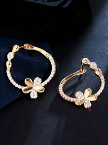 1 par de elegantes y estilosos pendientes de aro con diseño floral, enchapados en oro de 18k con circonitas cúbicas incrustadas, un exquisito accesorio brillante adecuado para uso diario de la mujer, ceremonias de boda y regalos conmemorativos