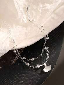 Armband aus Sterling Silber mit eingearbeiteten Strass-Ginkgoblättern, kleines apricot-farbenes Glücksarmband als Doppelschicht Perlenarmband, Mori Stil Blätter künstlerischer Stil und elegante Frauen