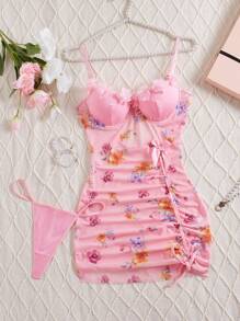 Lingerie sexy, robe érotique rose romantique à lanières, design sexy et charmant, stimulant une imagination et une passion infinies, dégageant une atmosphère romantique