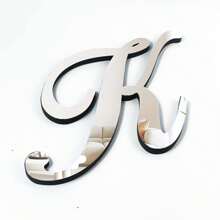Pegatinas decorativas de espejo acrílico tridimensional de 20 cm, con contorno de letras cursivas dinámicas de tres colores: oro / plata / negro. Diseño autoadhesivo y extraíble para crear fácilmente una escena destacada de fiesta de cumpleaños: collage "Feliz cumpleaños" en el espejo de la pared trasera. Decoración de pared, decoración de habitación, espejo de pared, espejo para habitación, decoración del hogar, decoración del baño, decoración de la sala de estar