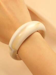 1 Stück elegantes und einzigartiges mehrfarbiges offenes Armband für Frauen, modischer Schmuckzubehör mit asymmetrischer welliger Linie und Farbverlauf aus Harz, hervorragend für den täglichen Gebrauch, am Strand, zum Reisen und als Geschenk