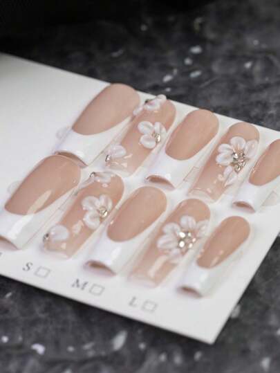 10pcs Sweet And Fresh White Carved Square Press On Nails, Minimalist Three-Dimensional Flower French-Style Handmade Fake Nails, White Flower Design, Flower Core Embellished With Shiny Rhinestones, Essential Nail Art For Summer, Suitable For Daily, Casual And Relaxed Occasions, The Best Gift For Women And Girls