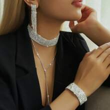 Conjunto de 4 piezas de joyería de lujo con colgante, aretes y pulsera con cristales negros y borlas, un regalo perfecto para estudiantes, parejas, novias o uso diario. Joyería versátil y elegante.