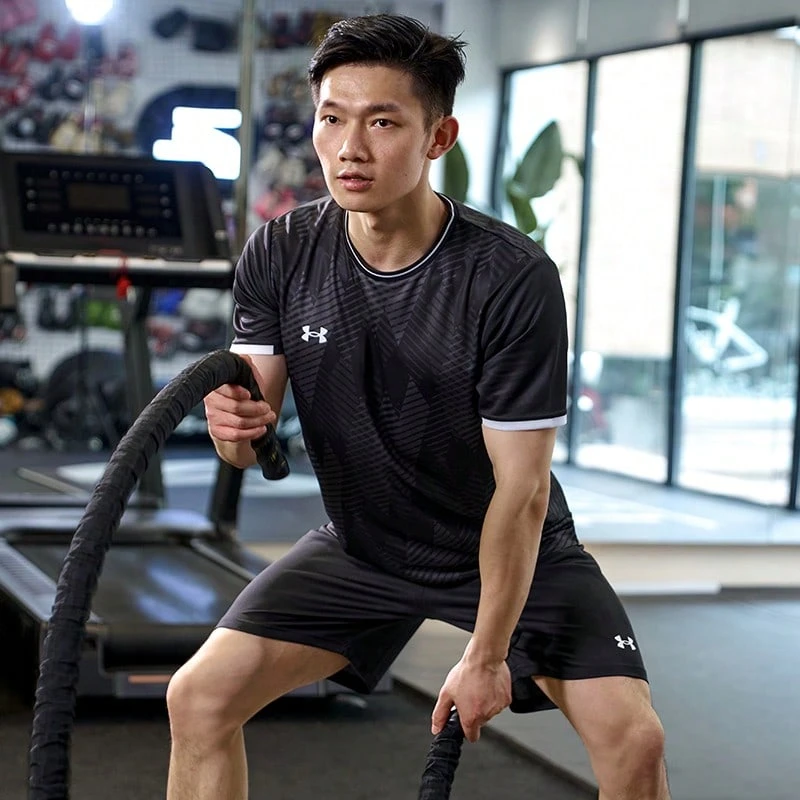 Under Armour 男女通用T恤,2026夏季新款足球训练运动跑步健身透气短袖T恤 25500522-001 - 黑色 - 查看 1
