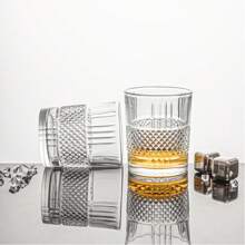 5 pièces Ensemble de carafe élégante en cristal de 750 ml/25 oz avec 4 verres. Kit de service de whisky et de vin haut de gamme pour bar moderne, mariage et cadeau pour la fête des pères, prêt pour la pendaison de crémaillère