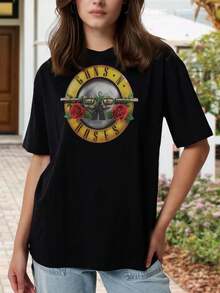 Camiseta de Guns N' Roses para mujer con calavera desgastada y rosas - Camiseta gráfica vintage de banda de rock para hombres y mujeres | Top informal para amantes de la música | Camiseta de manga corta - Negro - Ver 1